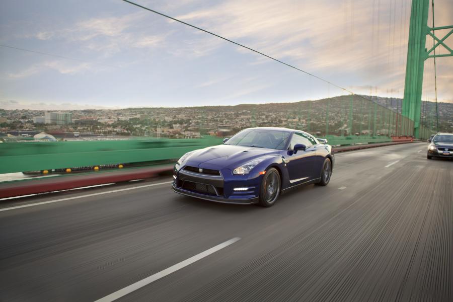  Nissan GT-R 2012 года  (US) (фото 45 из 74)